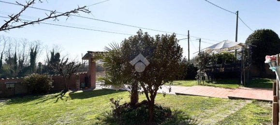 4 bedrooms House in Argenta, Italy No. 14205 4