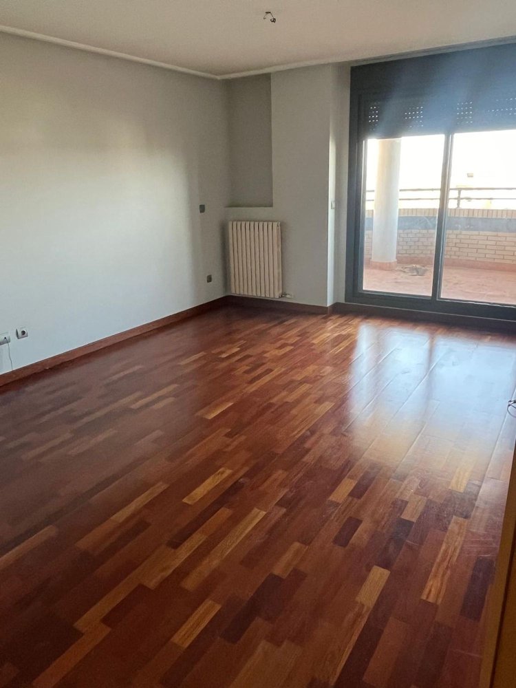 2 bedrooms Apartment in Zaragoza, Spain No. 261293