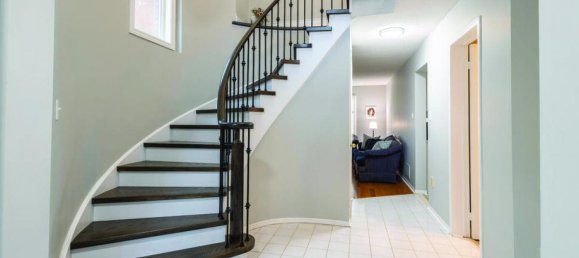 5 bedrooms House in Mississauga, Canada No. 753 7