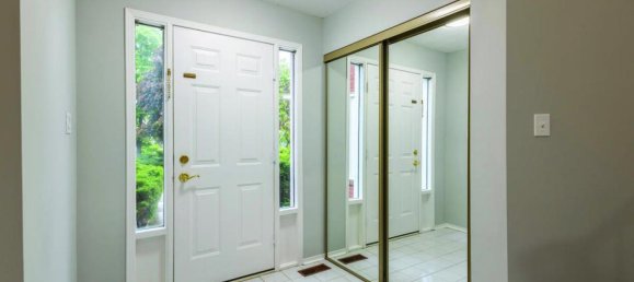 5 bedrooms House in Mississauga, Canada No. 753 6