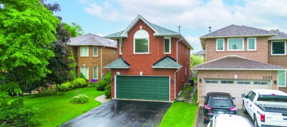 5 bedrooms House in Mississauga, Canada No. 753 2