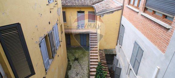 3 rooms Apartment in San Secondo Parmense, Italy No. 291830 8