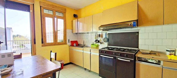 539m² Building in Ribeira, Spain No. 31865 67