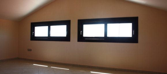 5 bedrooms Villa in Thessaloniki, Greece No. 1255 2