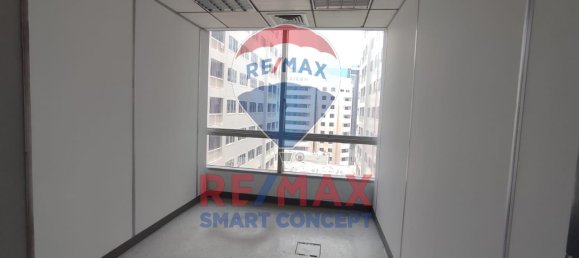 Bureau à Al Khalidiya, UAE 182m² No. 36267 12