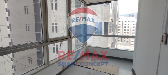 Bureau à Al Khalidiya, UAE 182m² No. 36267 10