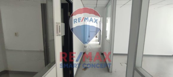 Bureau à Al Khalidiya, UAE 182m² No. 36267 5