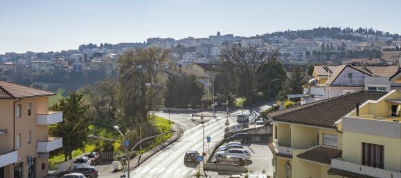 Квартира с 3 спальнями в Кастельфидардо, Италия № 232966 24