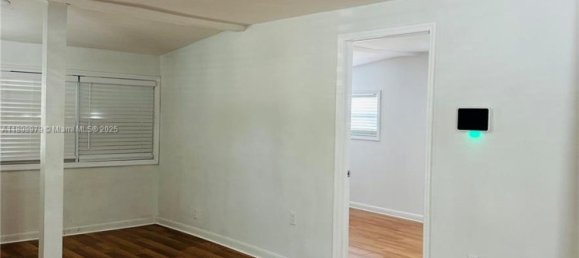 3 bedrooms Villa for sale in Miami, Miami-Dade, Florida, USA № 614870 14