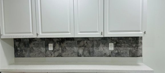 3 bedrooms Villa for sale in Miami, Miami-Dade, Florida, USA № 614870 23