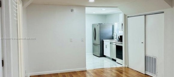 3 bedrooms Villa for sale in Miami, Miami-Dade, Florida, USA № 614870 8