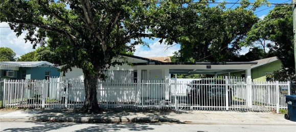 3 bedrooms Villa for sale in Miami, Miami-Dade, Florida, USA № 614870 2