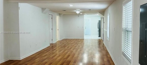 3 bedrooms Villa for sale in Miami, Miami-Dade, Florida, USA № 614870 9