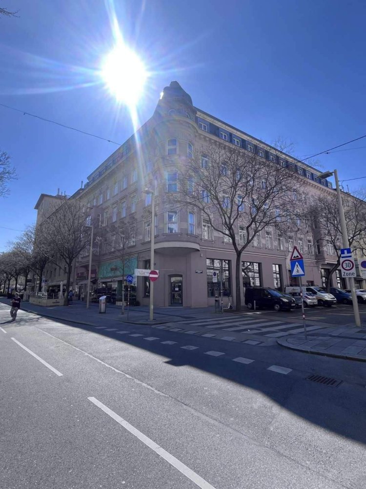 Квартира с 3 комнатами в Майдлинг, Австрия № 222856