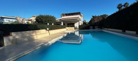 Villa de 7 habitaciónes en Syracuse, Italy No. 250216 4