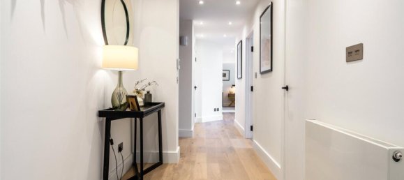 3 bedrooms Apartment in London, United Kingdom No. 8924 10