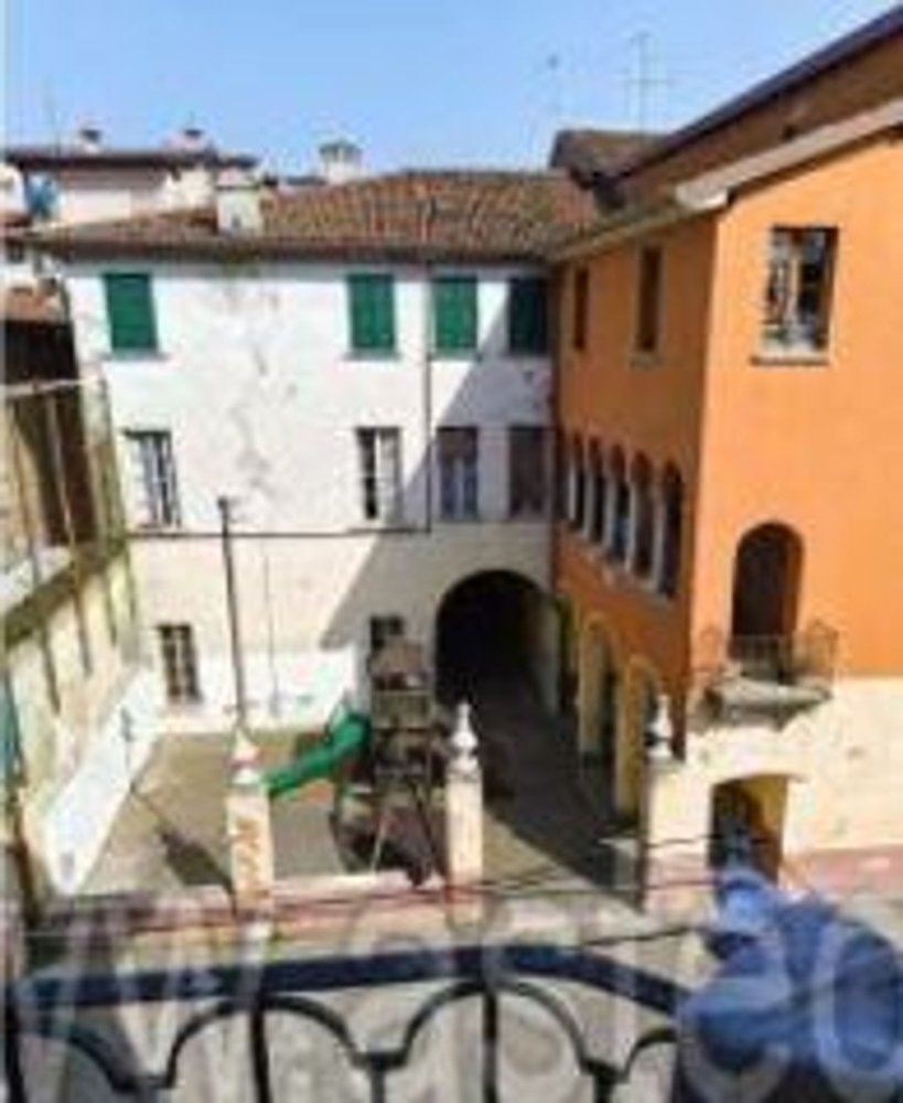 5 bedrooms Apartment in Brescia, Italy No. 360929