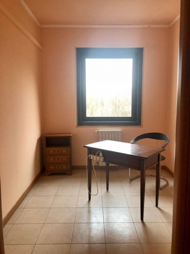 90m² Office in Corte Franca, Italy No. 391836