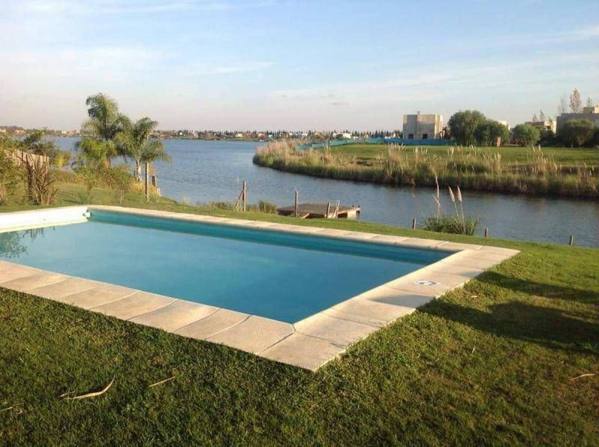 3 bedrooms House in Tigre, Argentina No. 95714