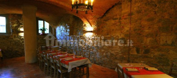 5 rooms Commercial property in Cocquio-Trevisago, Italy No. 172537 9