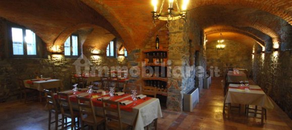 5 rooms Commercial property in Cocquio-Trevisago, Italy No. 172537 13