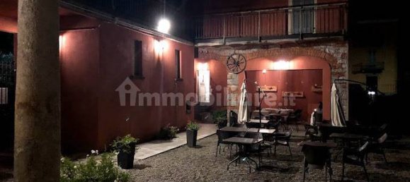 5 rooms Commercial property in Cocquio-Trevisago, Italy No. 172537 4