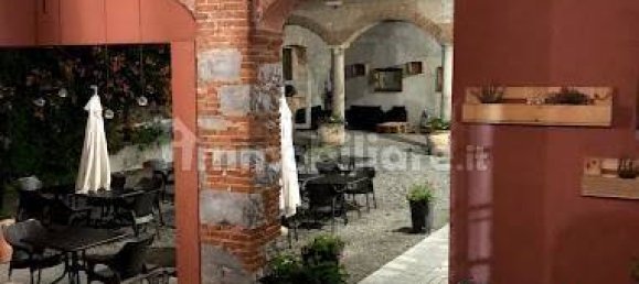 5 rooms Commercial property in Cocquio-Trevisago, Italy No. 172537 5