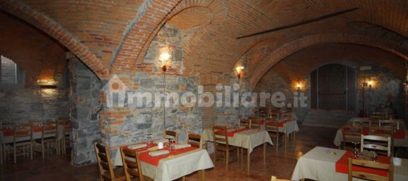 5 rooms Commercial property in Cocquio-Trevisago, Italy No. 172537 7