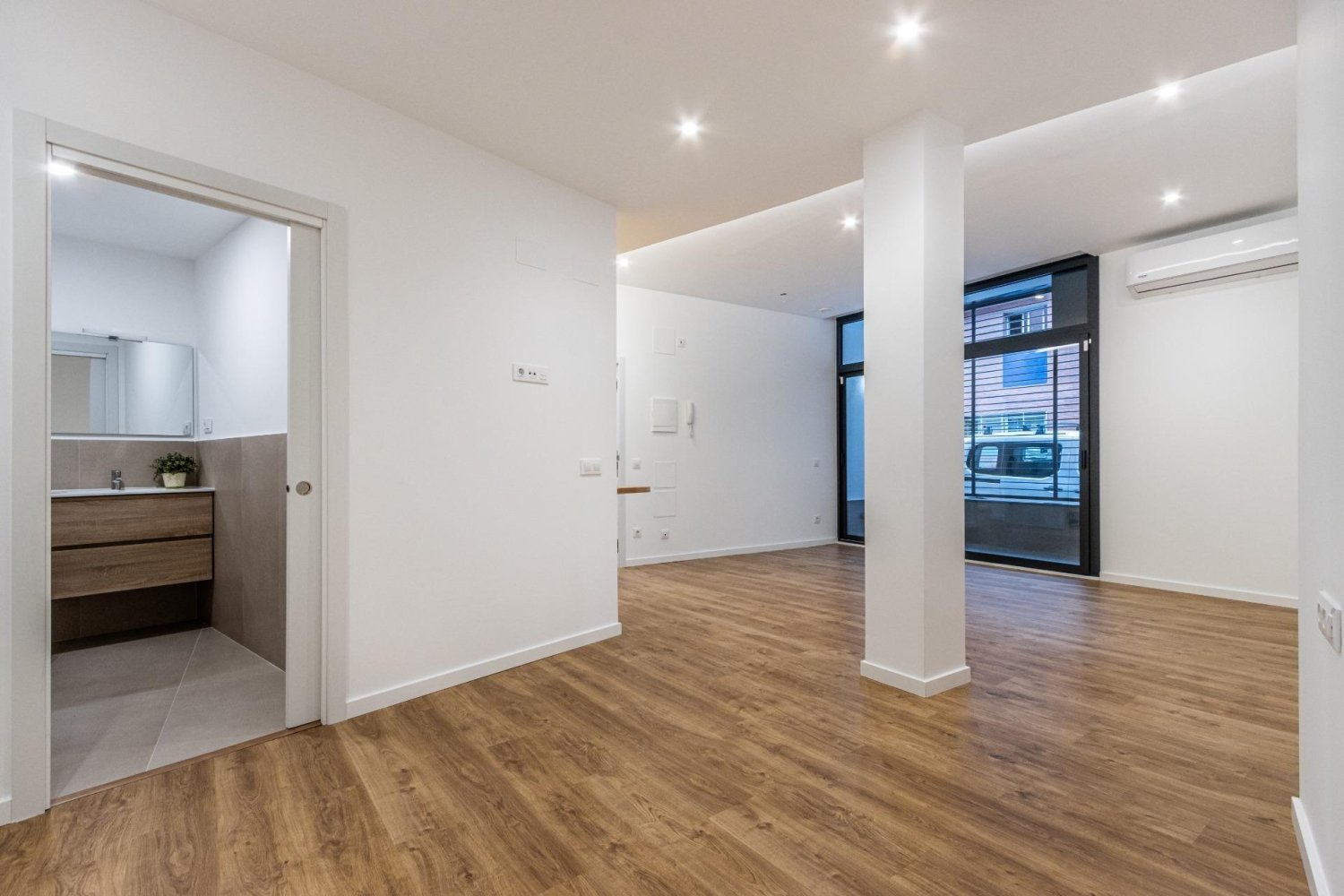 1 bedroom Apartment in Sabadell, Spain No. 215957