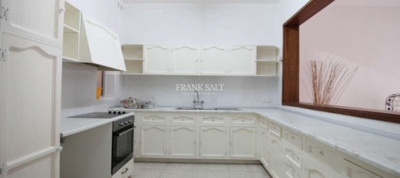 4 bedrooms House in Swieqi, Malta No. 3304 13