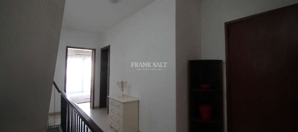 4 bedrooms House in Swieqi, Malta No. 3304 17