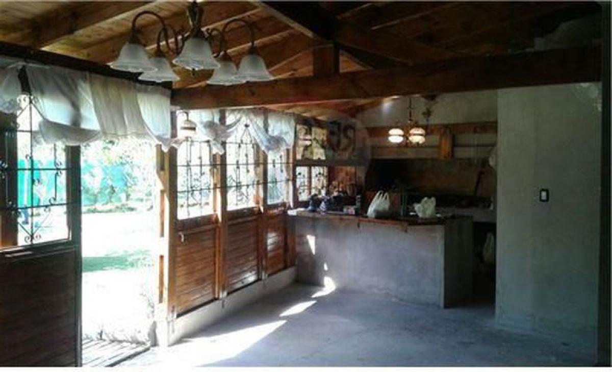 3 bedrooms House in Moreno, Argentina No. 16973