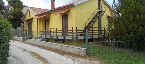 Casa de 4 habitaciónes en Castorano, Italy No. 103219 49