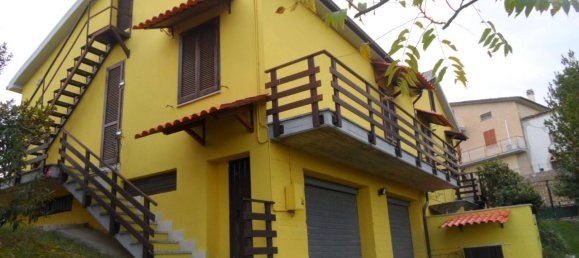 Casa de 4 habitaciónes en Castorano, Italy No. 103219 43