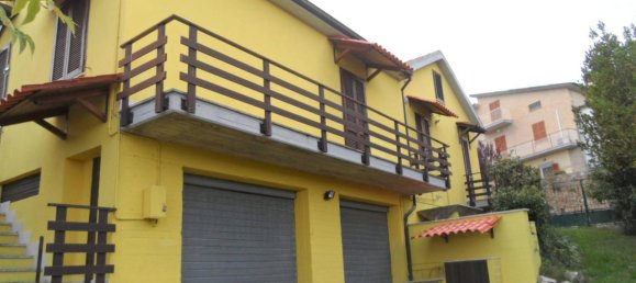 Casa de 4 habitaciónes en Castorano, Italy No. 103219 42