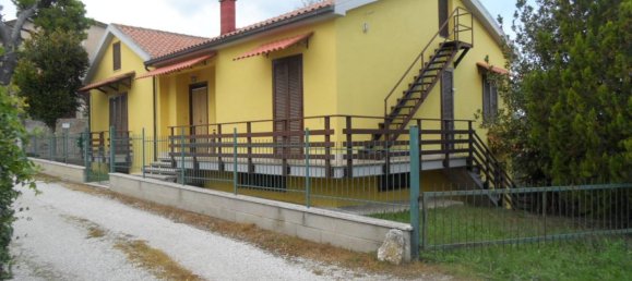 Casa de 4 habitaciónes en Castorano, Italy No. 103219 30