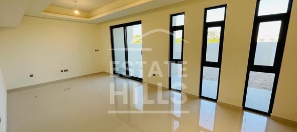 4 bedrooms Villa in Dubai, UAE No. 8706 12