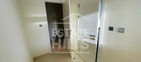 4 bedrooms Villa in Dubai, UAE No. 8706 6