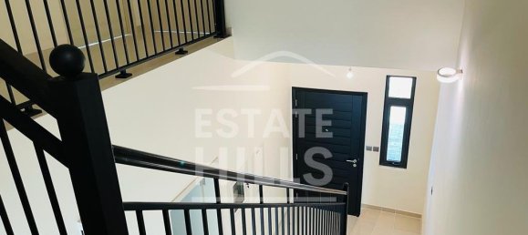 4 bedrooms Villa in Dubai, UAE No. 8706 16