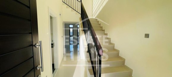 4 bedrooms Villa in Dubai, UAE No. 8706 20