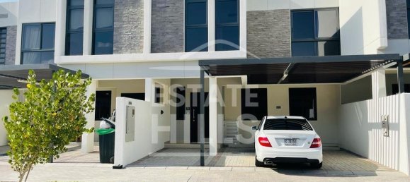 4 bedrooms Villa in Dubai, UAE No. 8706 10