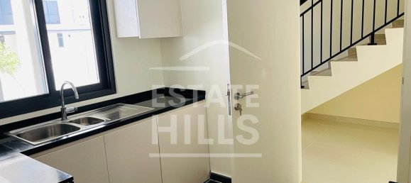 4 bedrooms Villa in Dubai, UAE No. 8706 13