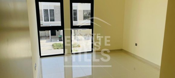 4 bedrooms Villa in Dubai, UAE No. 8706 17