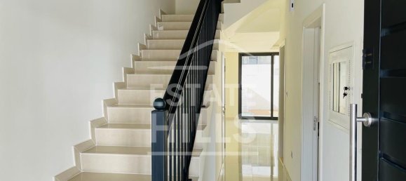 4 bedrooms Villa in Dubai, UAE No. 8706 14