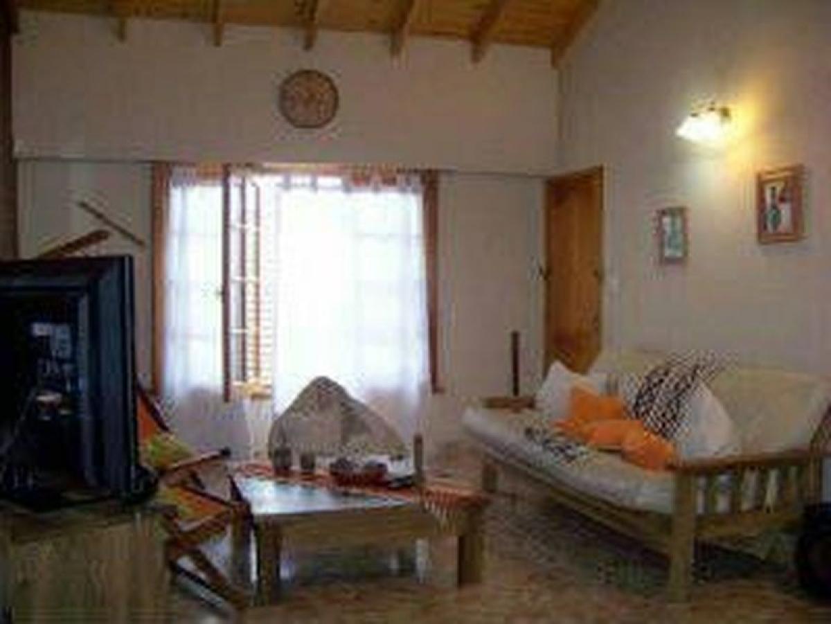 4 bedrooms House in Buenos Aires, Argentina No. 76703