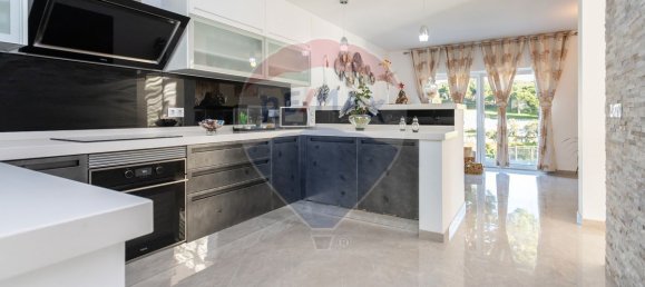 3 bedrooms House in Sesimbra, Portugal No. 185468 8