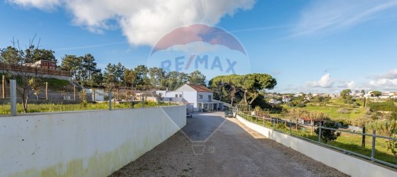 3 bedrooms House in Sesimbra, Portugal No. 185468 2