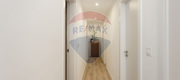 3 bedrooms House in Sesimbra, Portugal No. 185468 16