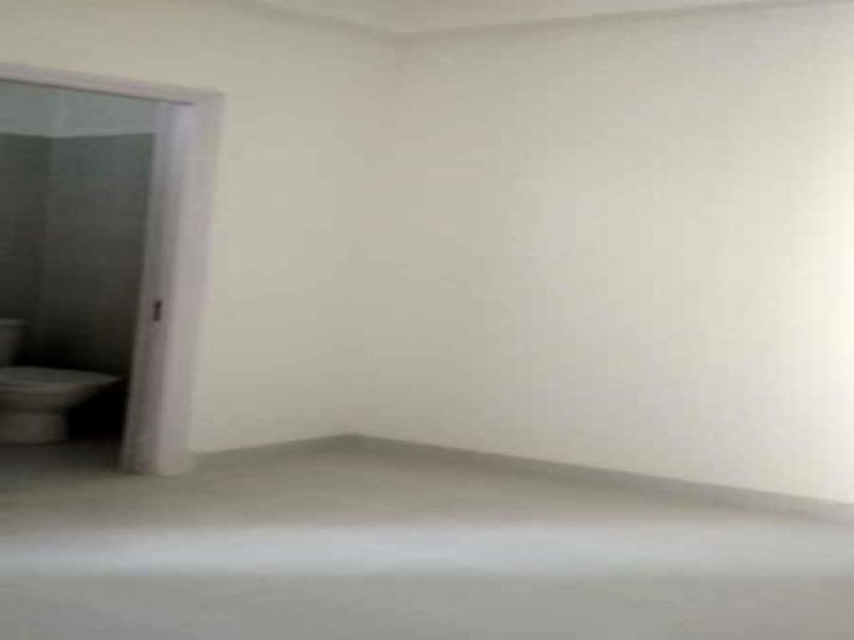 Дом с 4 спальнями в Нойда, Индия № 28000