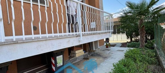 4 rooms Apartment in Volpiano, Italy No. 276017 12